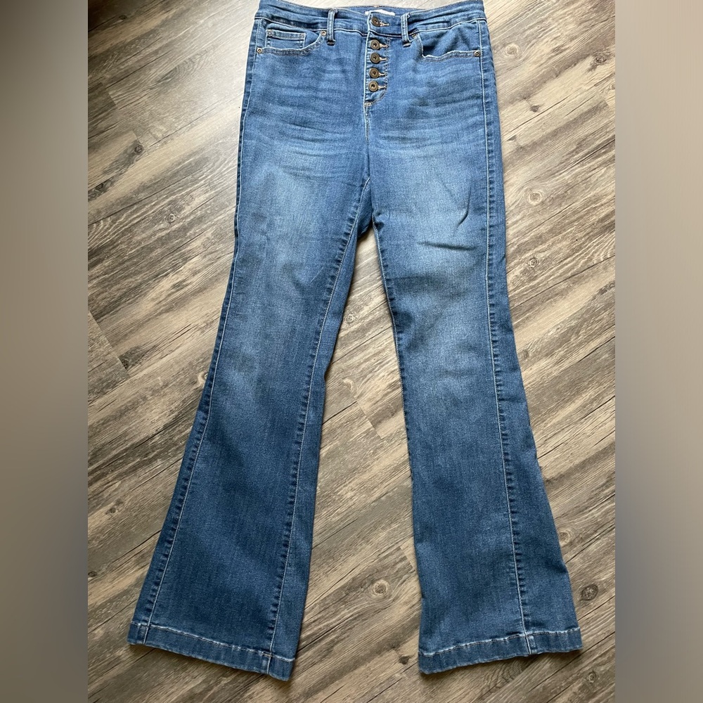 Sofia Vergara, high waist, flare jeans, size 8